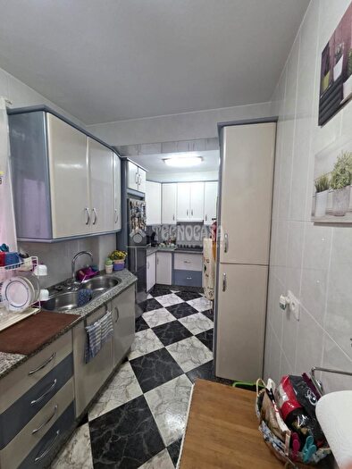 Casas en venta y pisos alquiler - 3