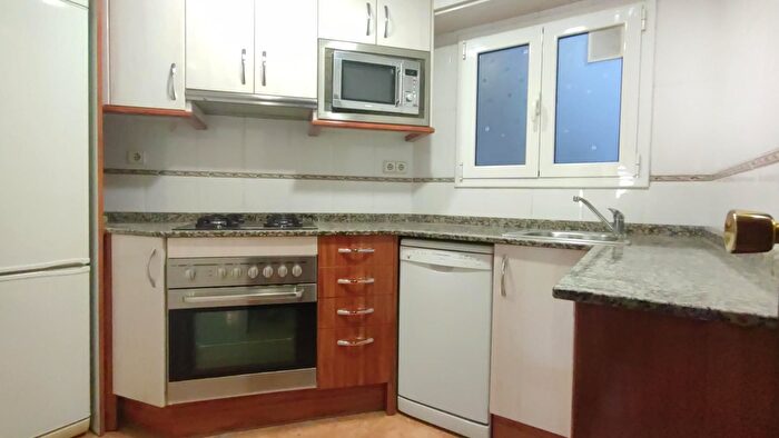 Casas en venta y pisos alquiler - 3