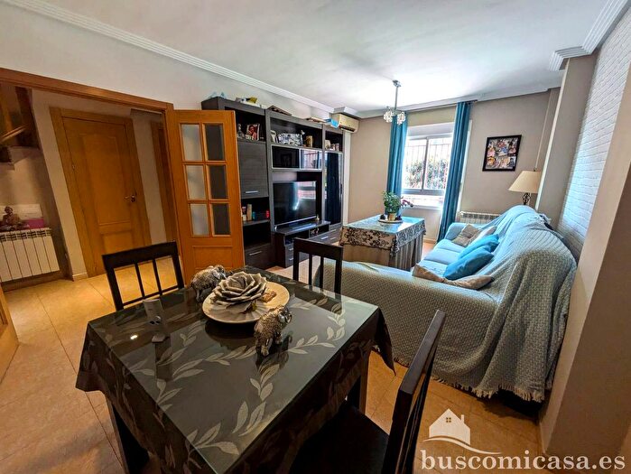 Casas en venta y pisos alquiler - 1