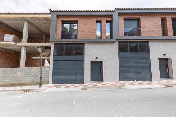 Casa en venta en Padul, Granada de 3 habitaciones