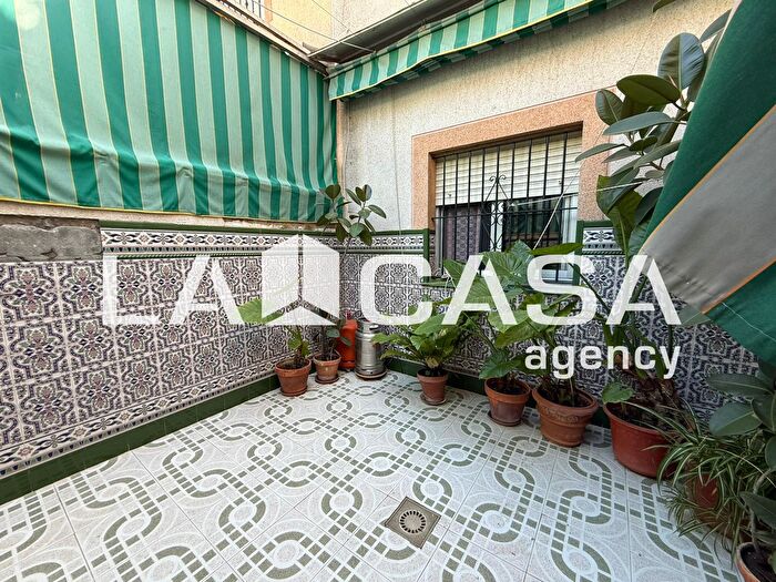 Casas en venta y pisos alquiler - 3