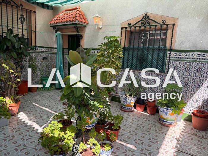 Casas en venta y pisos alquiler - 1