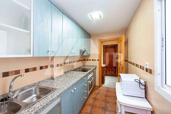 Casas en venta y pisos alquiler - 2