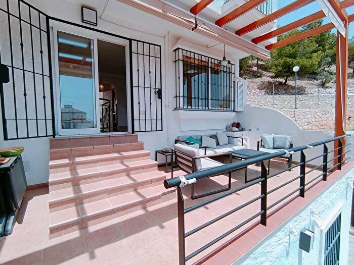 Casas en venta y pisos alquiler - 2