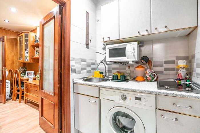 Casas en venta y pisos alquiler - 2
