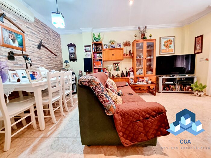 Casas en venta y pisos alquiler - 3
