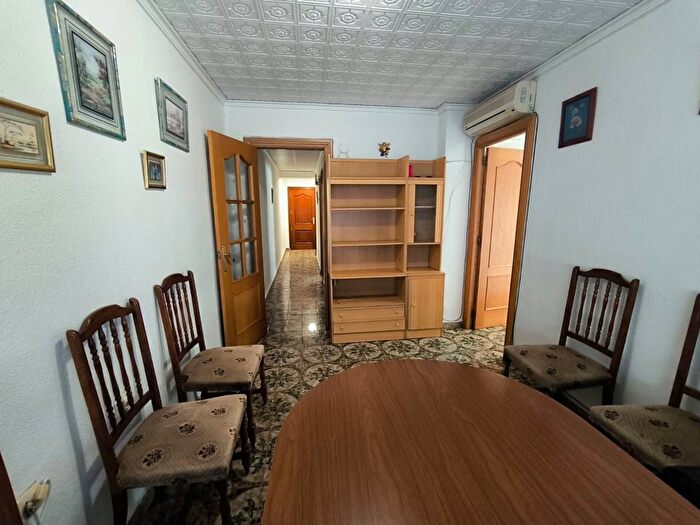 Casas en venta y pisos alquiler - 1