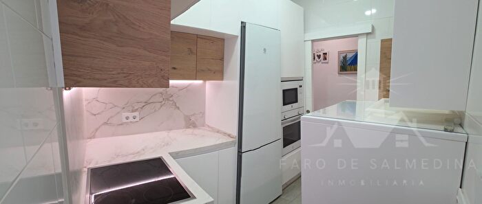 Casas en venta y pisos alquiler - 3