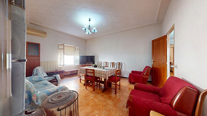 Casas en venta y pisos alquiler - 3