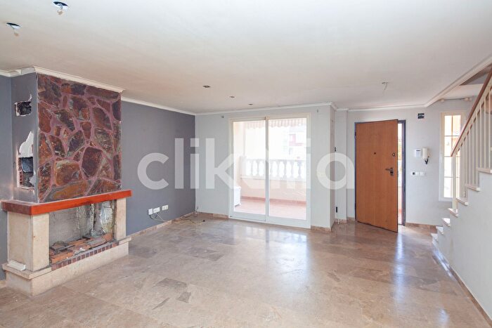 Casas en venta y pisos alquiler - 1