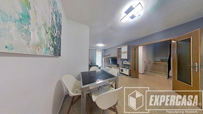 Casas en venta y pisos alquiler - 1