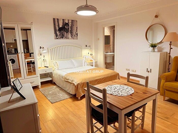 Casas en venta y pisos alquiler - 1