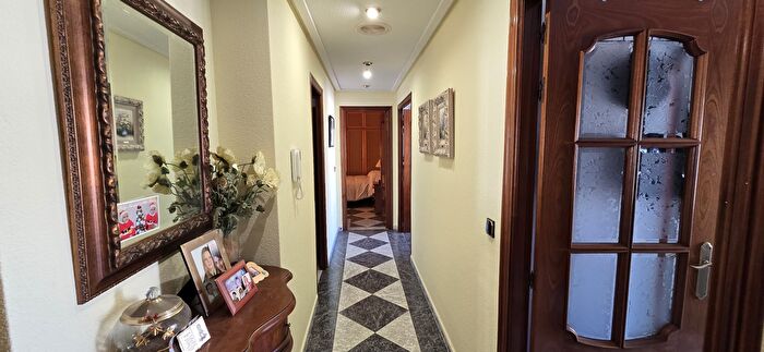 Casas en venta y pisos alquiler - 1
