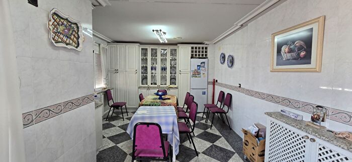 Casas en venta y pisos alquiler - 2