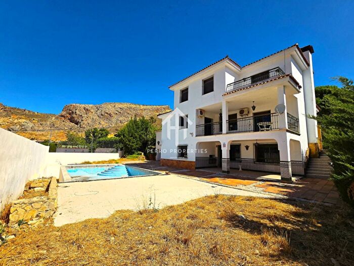 Casa en venta en Loja, Granada de 5 habitaciones