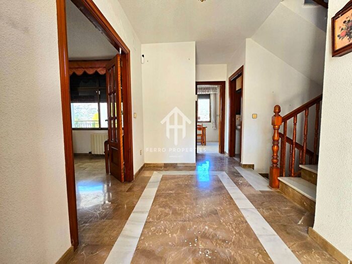 Casas en venta y pisos alquiler - 3
