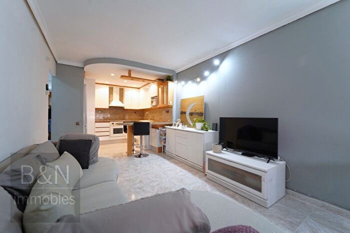 Casas en venta y pisos alquiler - 2