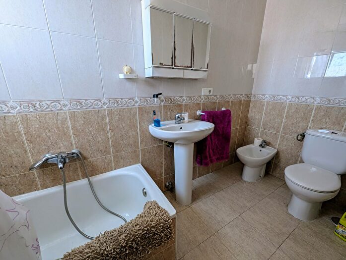 Casas en venta y pisos alquiler - 2