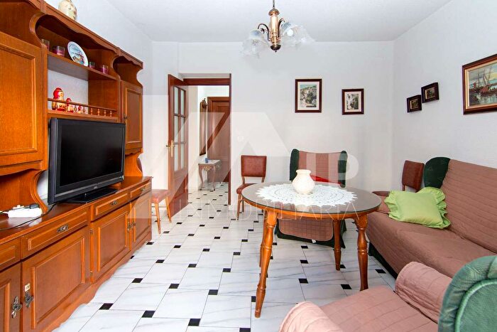 Casas en venta y pisos alquiler - 1