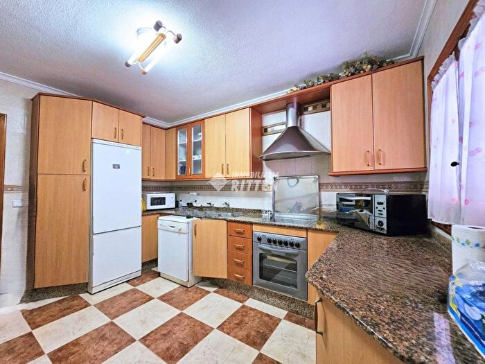 Casas en venta y pisos alquiler - 3