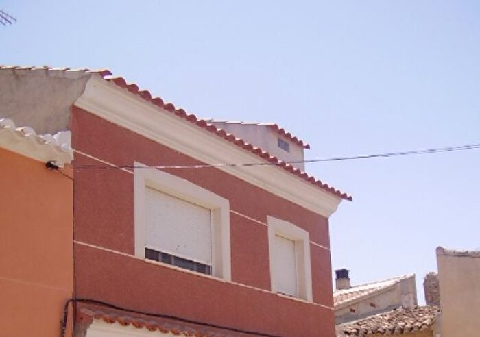 Casas en venta y pisos alquiler - 3