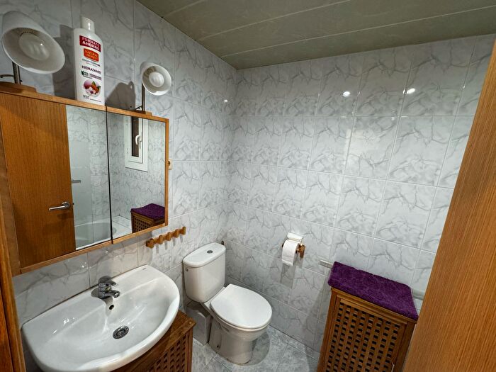 Casas en venta y pisos alquiler - 3