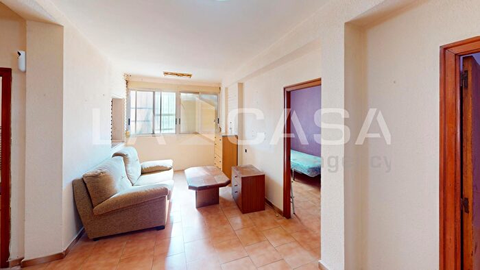 Casas en venta y pisos alquiler - 1