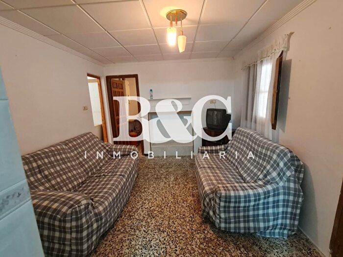 Casas en venta y pisos alquiler - 3