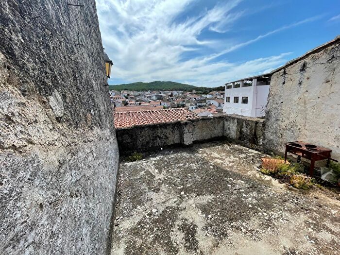 Casa en venta en Montánchez, Cáceres de 6 habitaciones