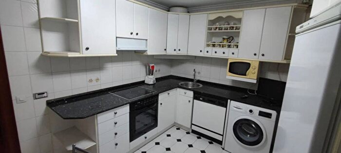 Casas en venta y pisos alquiler - 3