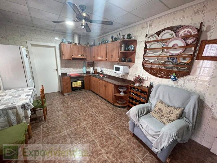 Casas en venta y pisos alquiler - 1