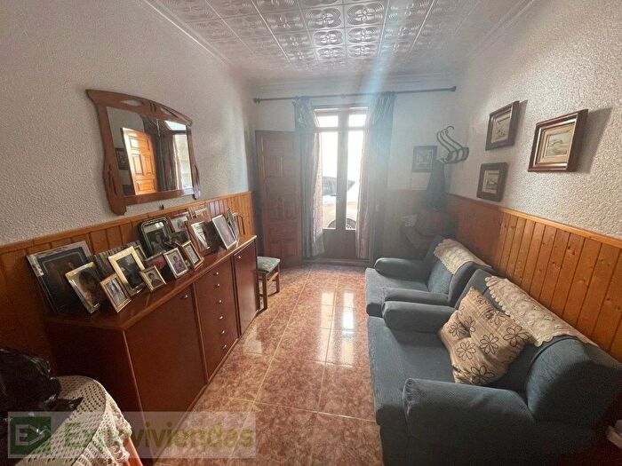 Casas en venta y pisos alquiler - 2