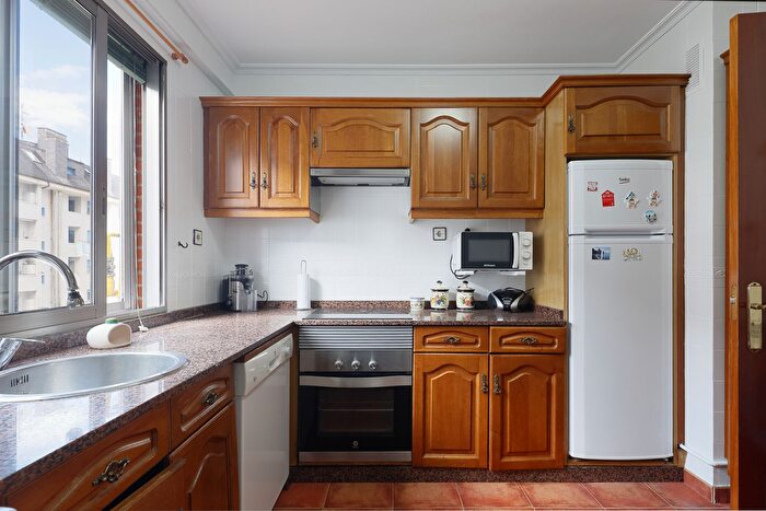 Casas en venta y pisos alquiler - 3