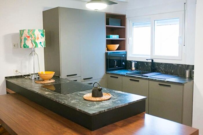 Casas en venta y pisos alquiler - 1