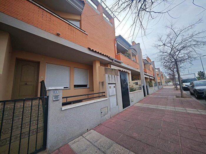 Casas en venta y pisos alquiler - 1