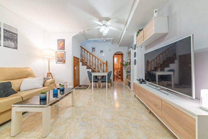 Casas en venta y pisos alquiler - 3