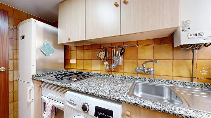 Casas en venta y pisos alquiler - 2