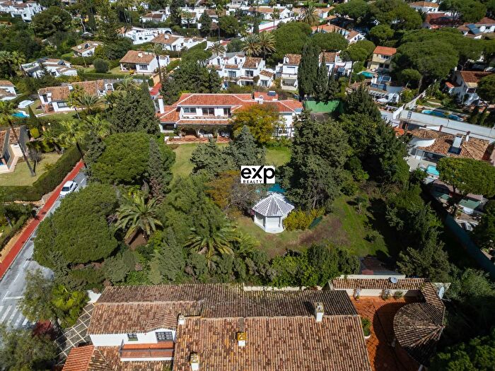 Casa en venta en Calahonda, Mijas de 8 habitaciones