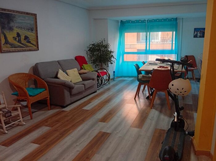 Casas en venta y pisos alquiler - 1