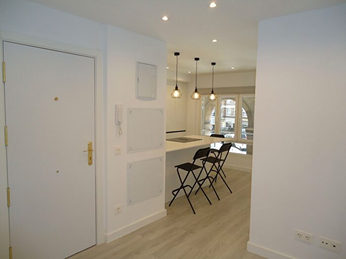 Casas en venta y pisos alquiler - 3