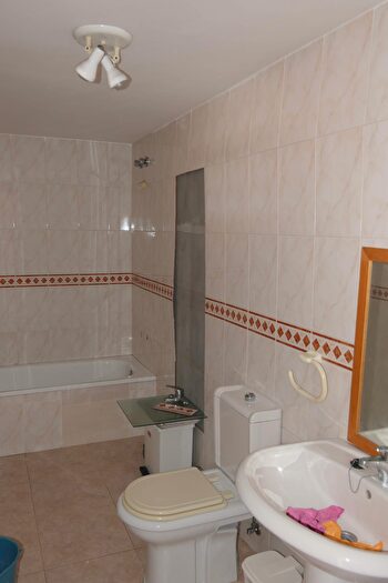 Casas en venta y pisos alquiler - 2