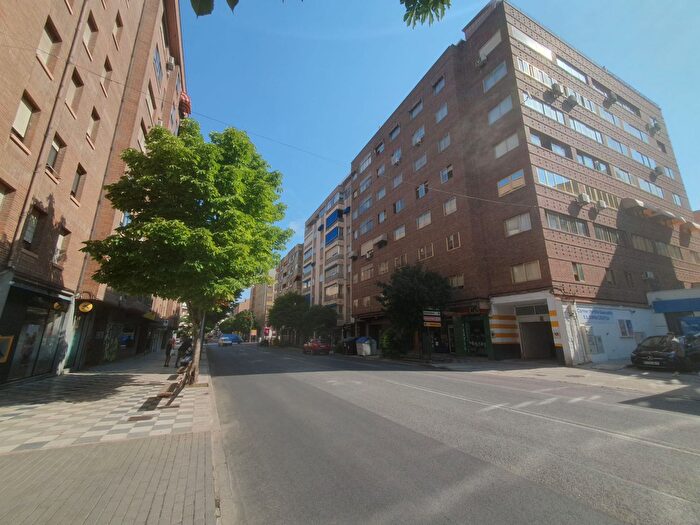 Piso en alquiler en Centro, Cuenca Capital de 4 habitaciones