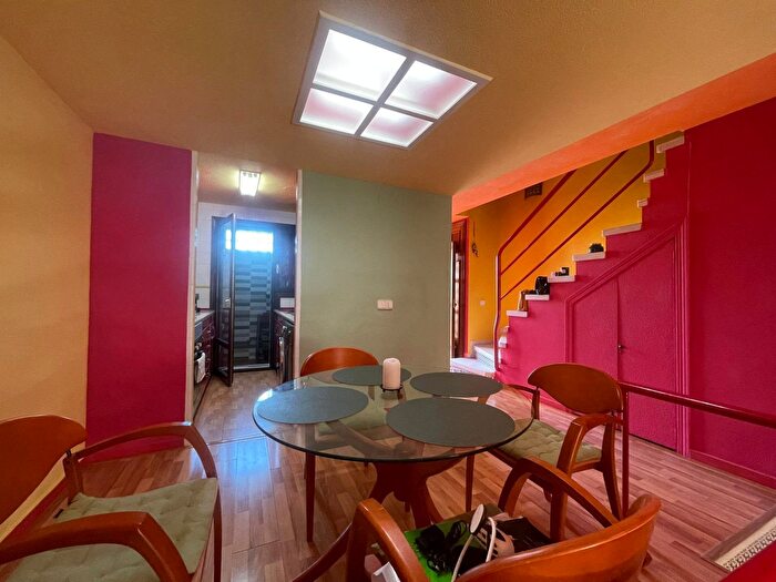 Casas en venta y pisos alquiler - 2