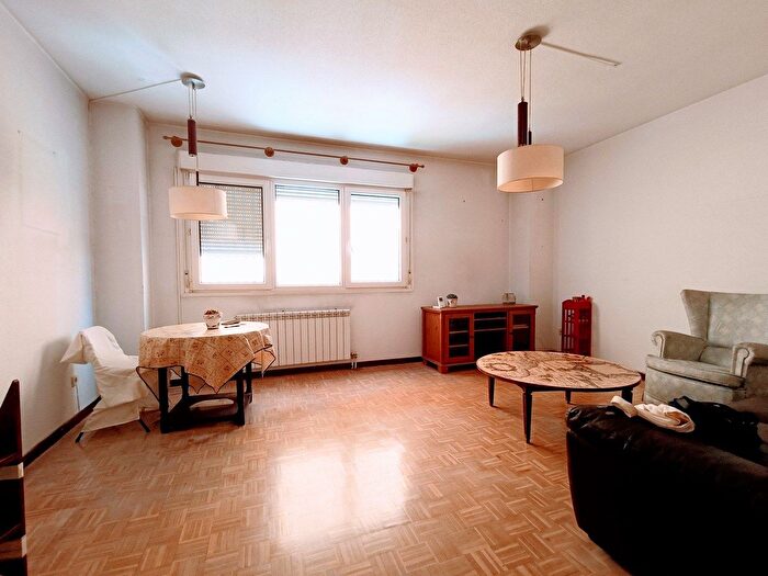 Piso en alquiler en Ciudad Lineal, San Juan Bautista de 3 habitaciones