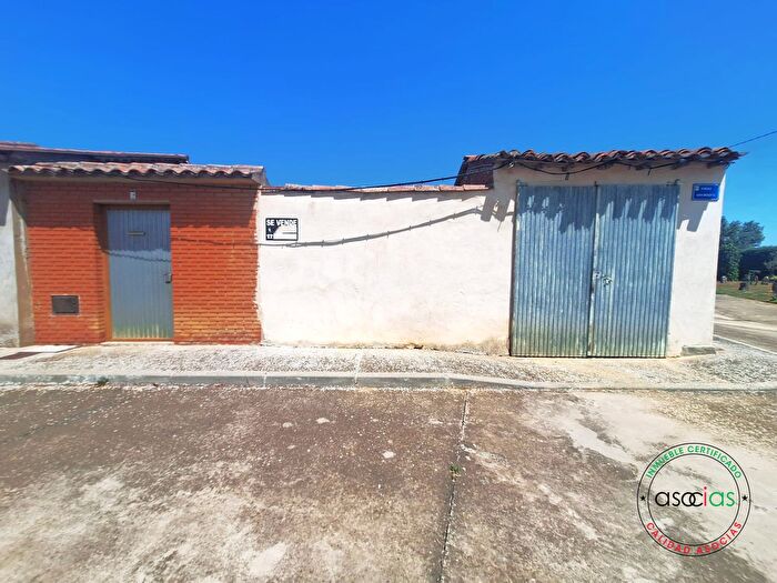 Casa en venta en Sahagún, León de 3 habitaciones