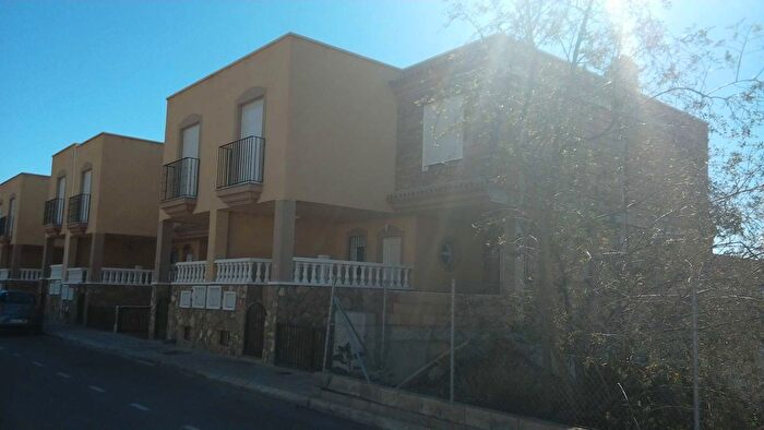 Casa en venta en Tabernas, Almería de 4 habitaciones