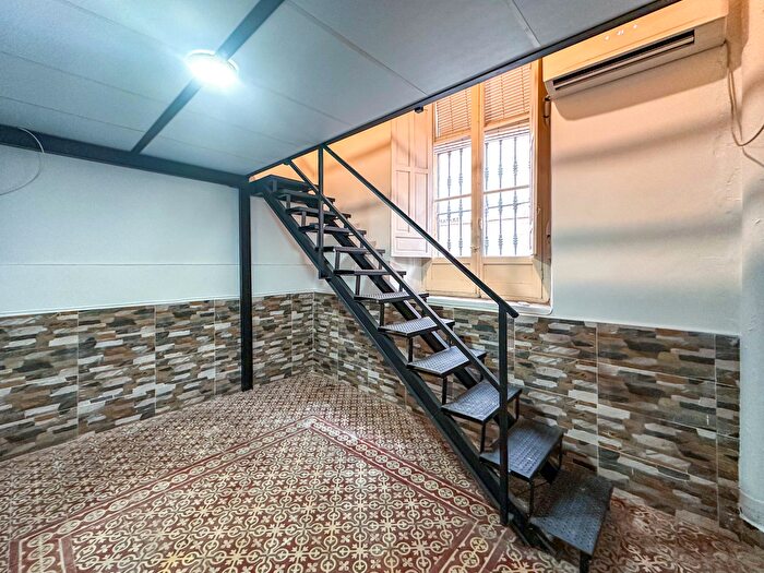 Casas en venta y pisos alquiler - 1