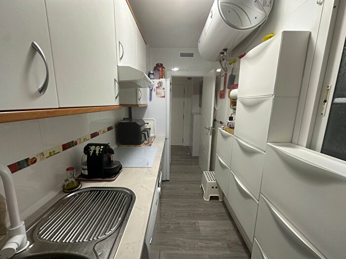 Casas en venta y pisos alquiler - 2