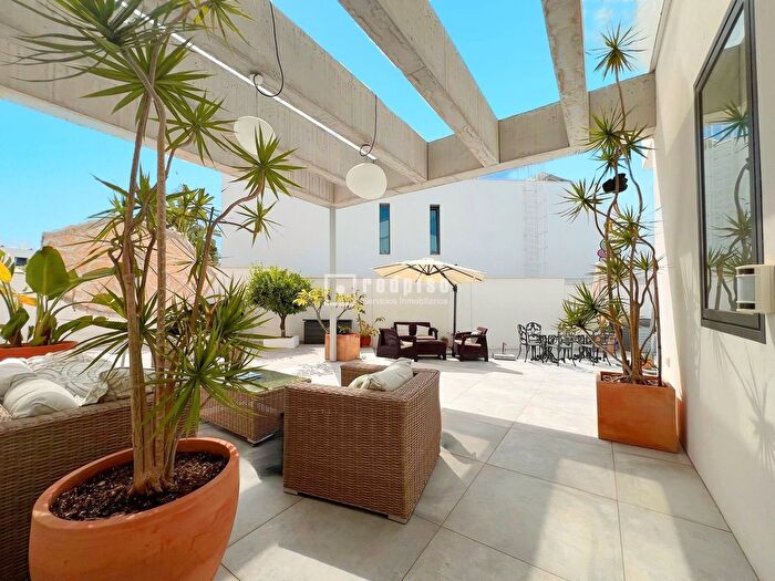 Casas en venta y pisos alquiler - 3