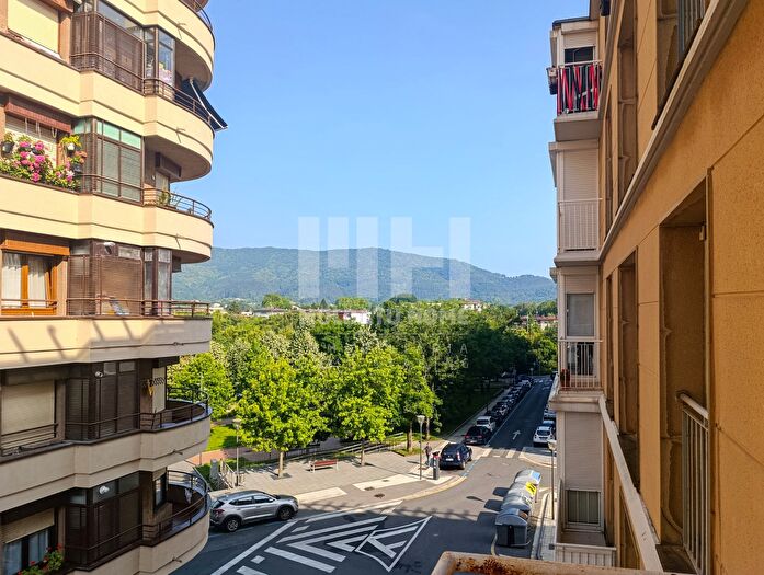 Casas en venta y pisos alquiler - 1